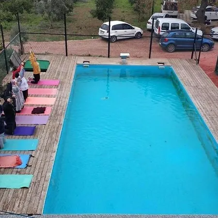 Daire Teos Antik Kent Izmir Havuzlu 6 Ve Mutfak Siğacık
